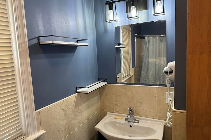 Room 17 of 26