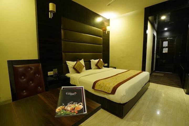 Room 10 of 22