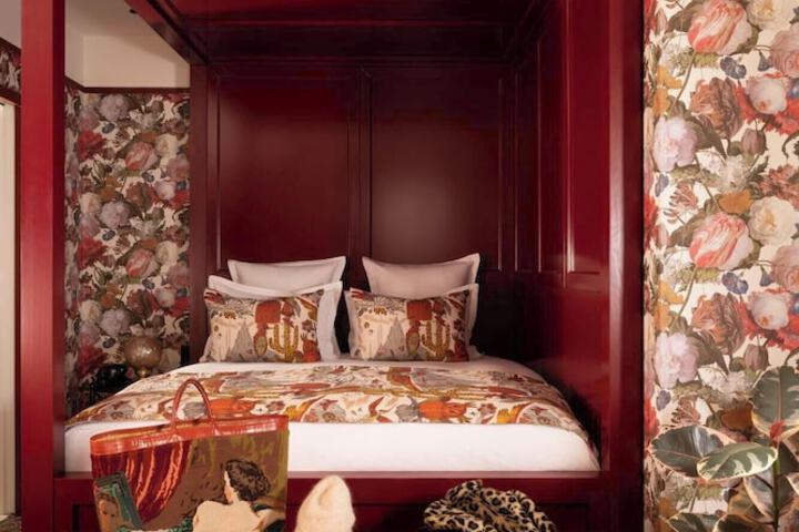Room 15 of 65