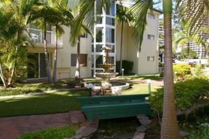 Hotel Exterior 5 of 25