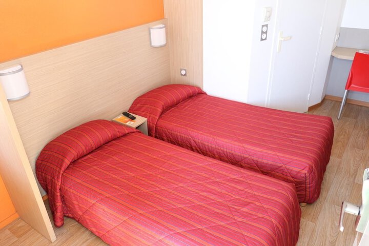 Room 4 of 41