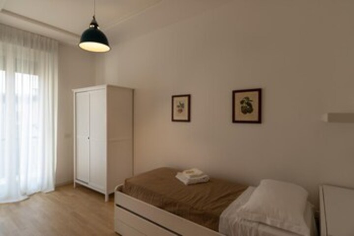 Room 13 of 17