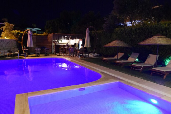 Pool 28 of 38