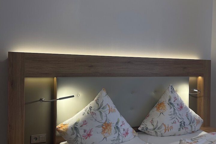 Room 4 of 22