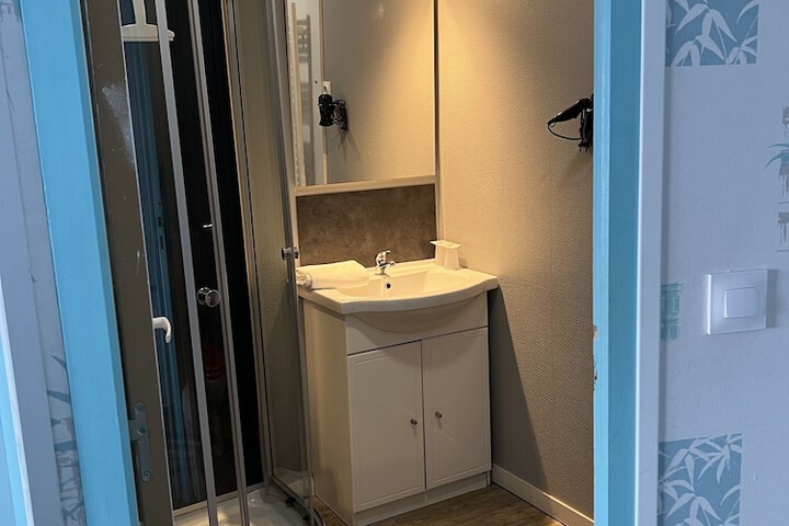 Room 46 of 70