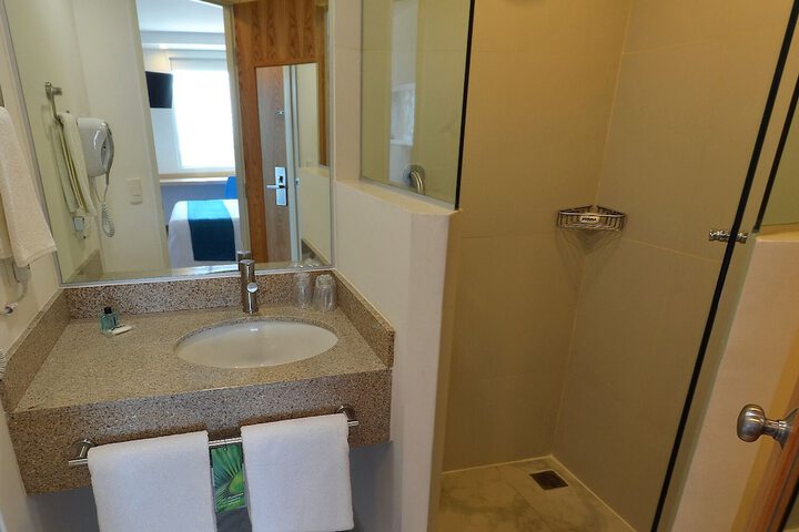 Room 9 of 50