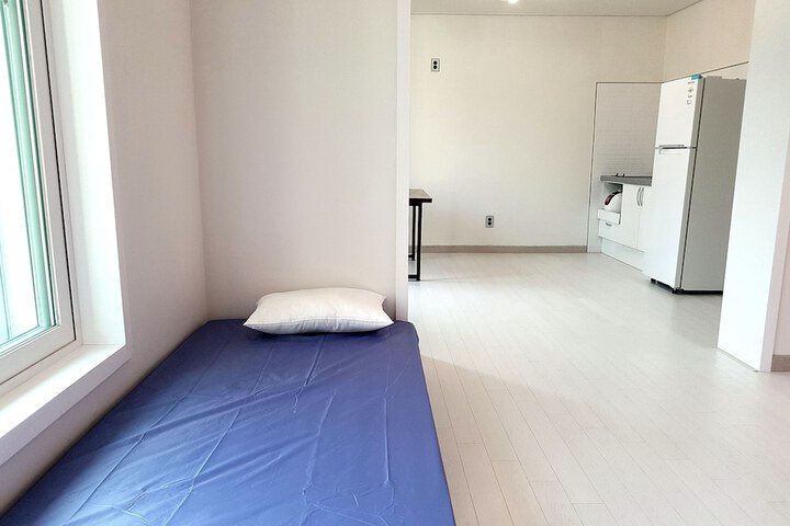 Room 12 of 150