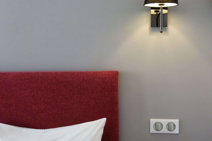 Room 44 of 90