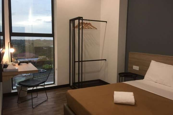 Room 3 of 35