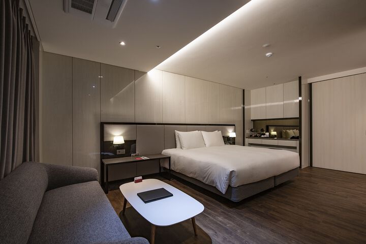 Room 64 of 108