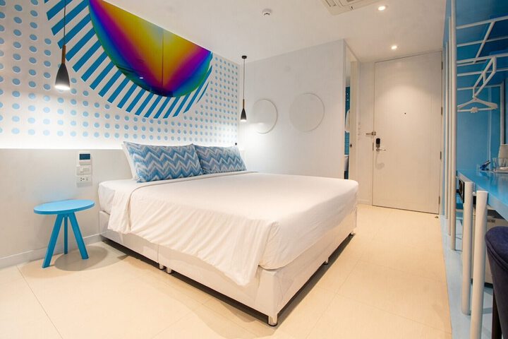 Room 33 of 97