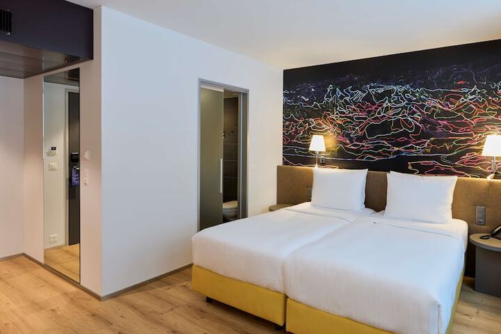 Room 50 of 289