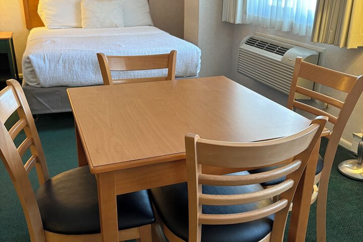 Room 19 of 81