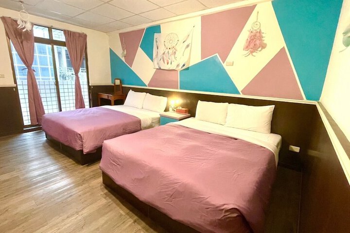 Room 13 of 22