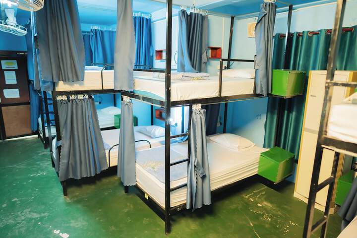 Room 37 of 103