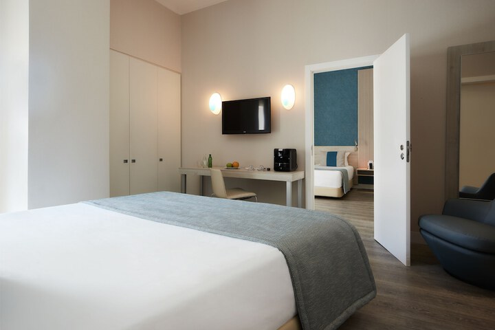 Room 9 of 53