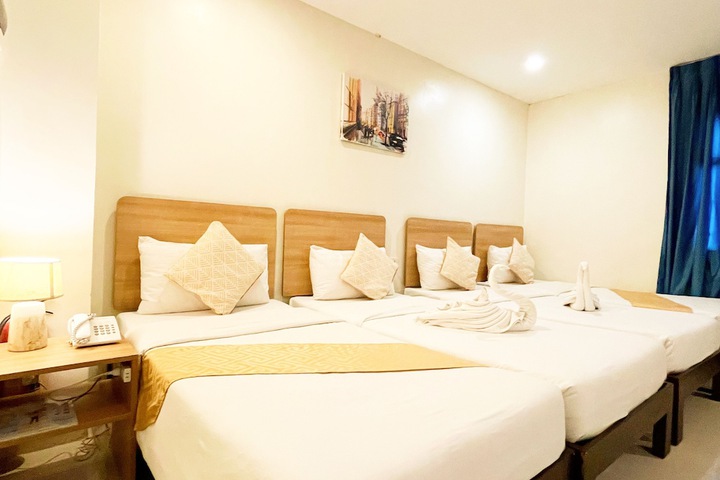 Room 14 of 34
