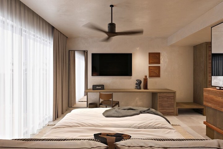 Room 36 of 77
