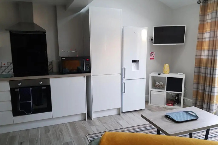 Room 4 of 14