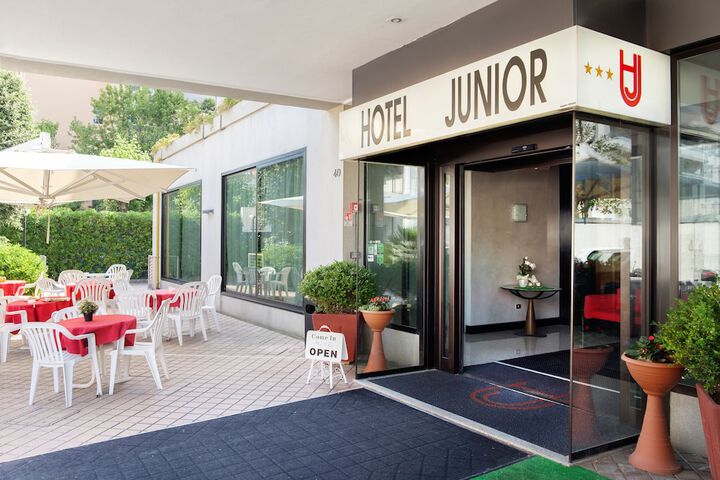 Hotel 37 of 39