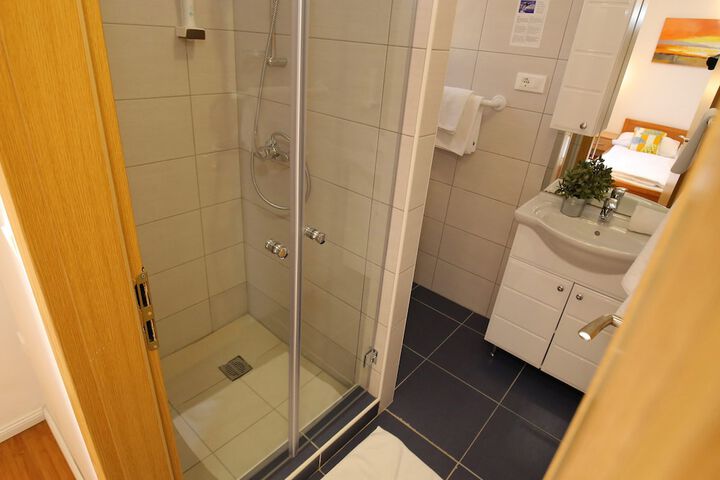 Room 45 of 104