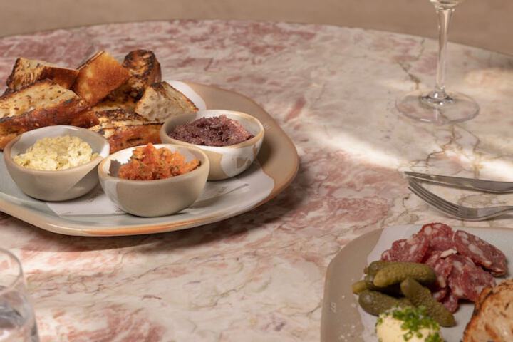 Dining 44 of 58