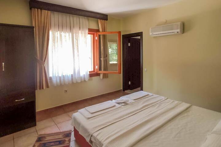 Room 2 of 18