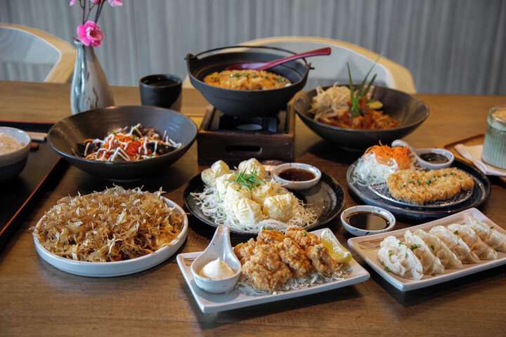 Dining 35 of 67