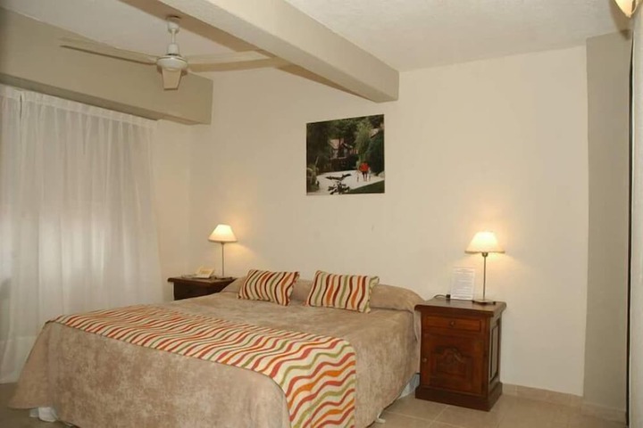 Room 7 of 27
