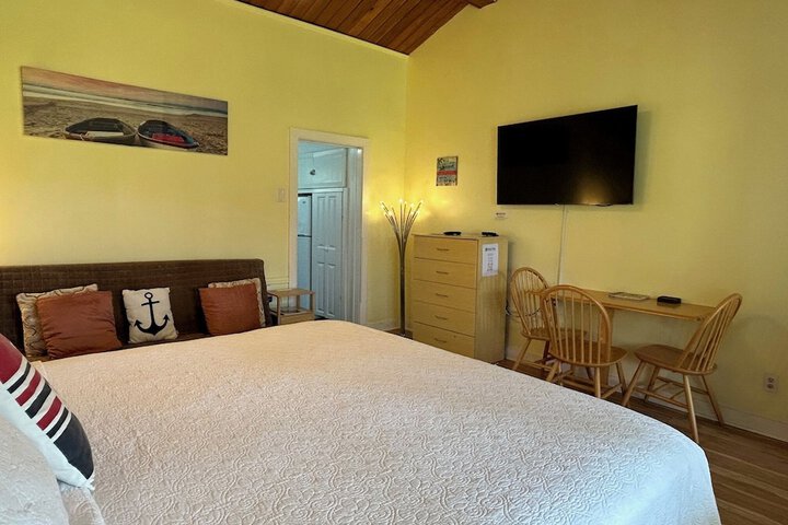 Room 143 of 206