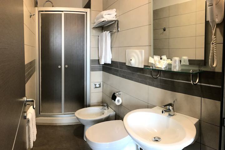 Room 30 of 65