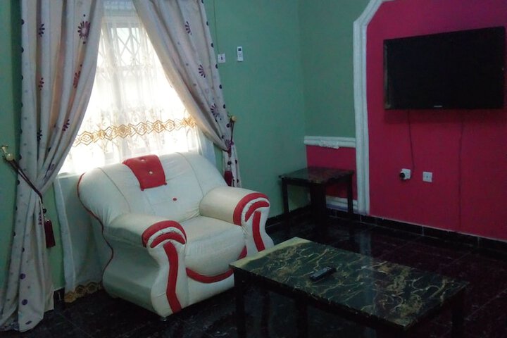 Room 5 of 7