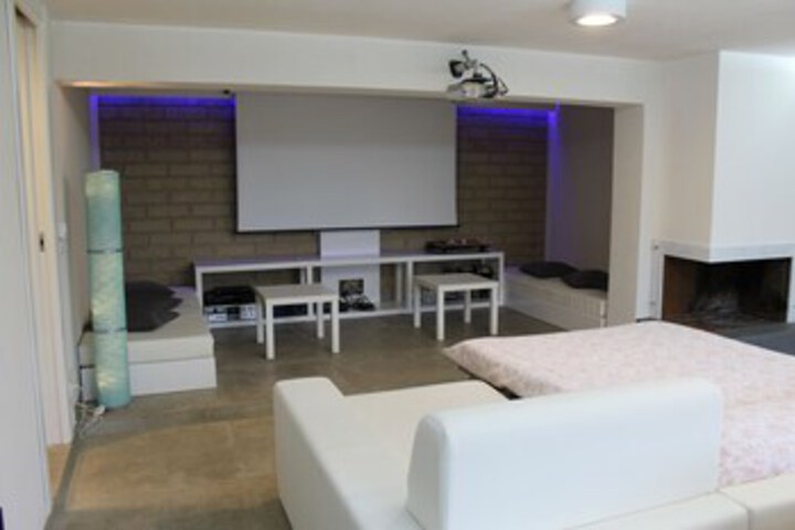 Room 16 of 21