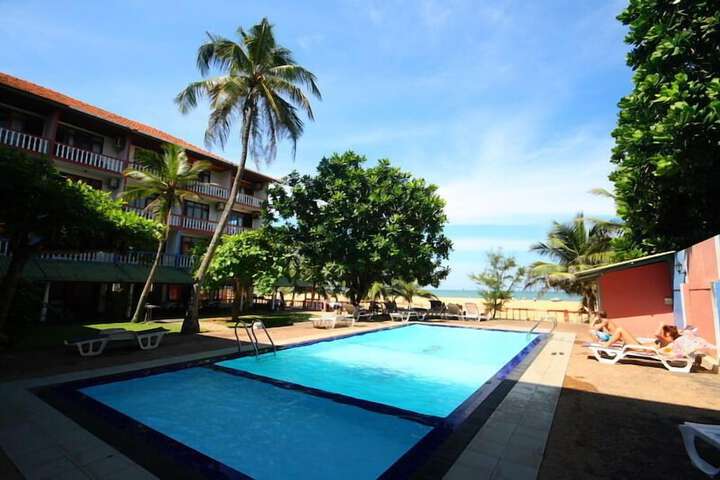 Pool Hotel