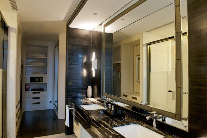 Room 5 of 65