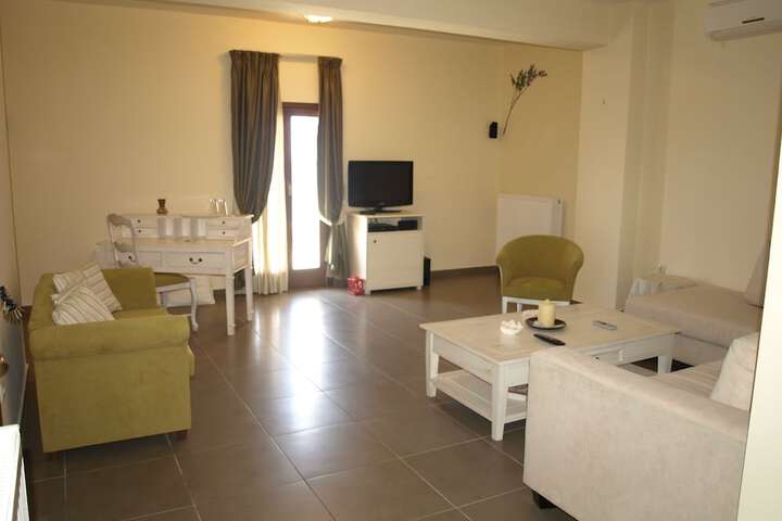 Room 15 of 38