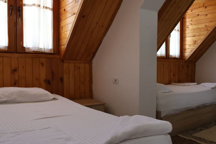 Room 14 of 63