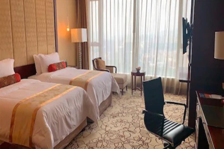 Room 65 of 102