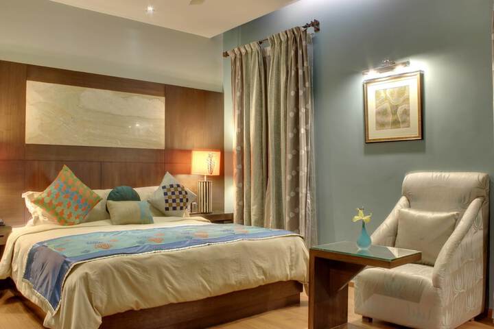 Room 5 of 36