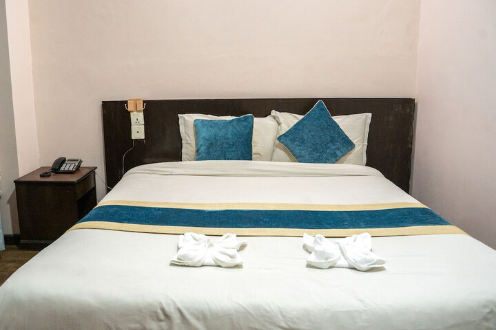 Room 9 of 35
