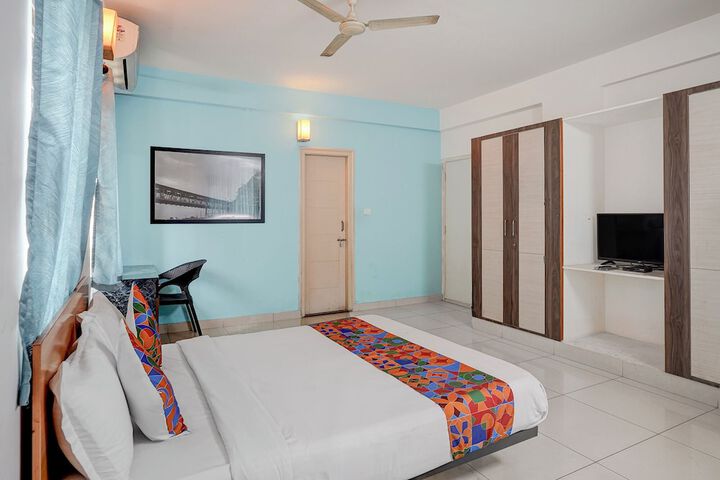 Room 15 of 33