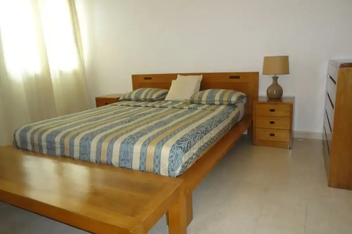 Room 2 of 3