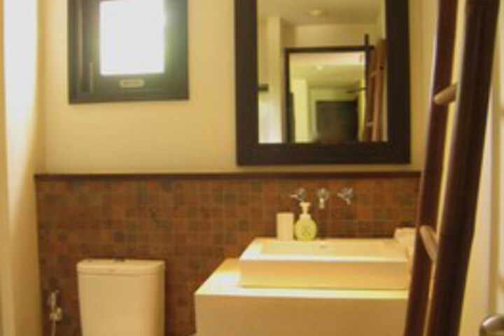 Room 2 of 42