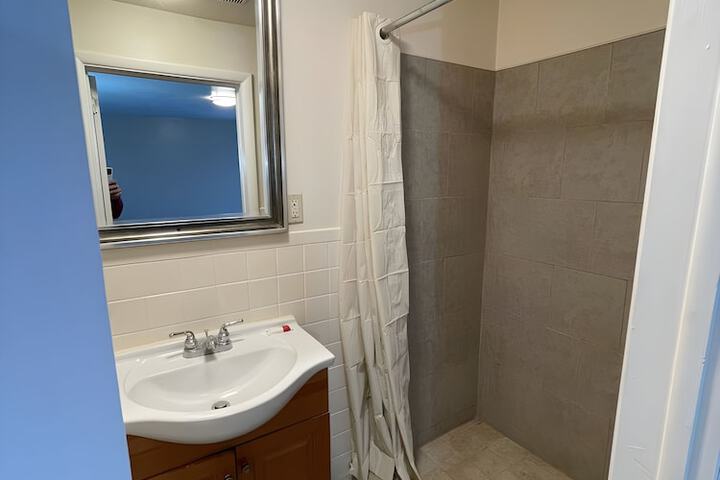 Room 7 of 32