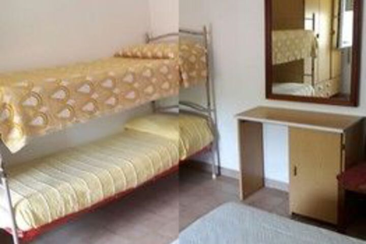 Room 6 of 16