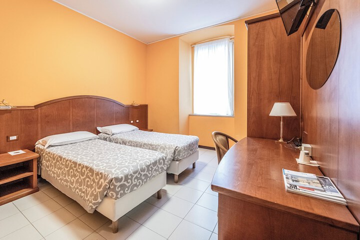 Room 7 of 70