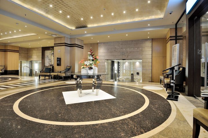 Entrance & Lobby