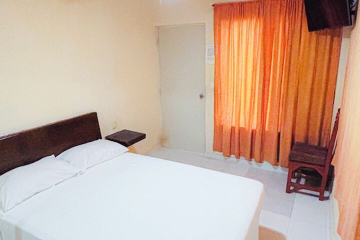 Room 9 of 25