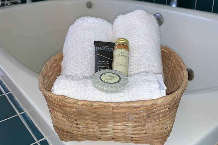 Jetted tub