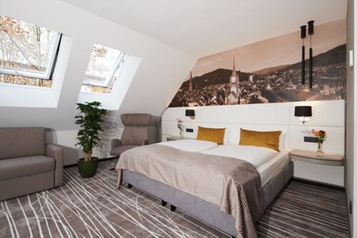 Room 5 of 27